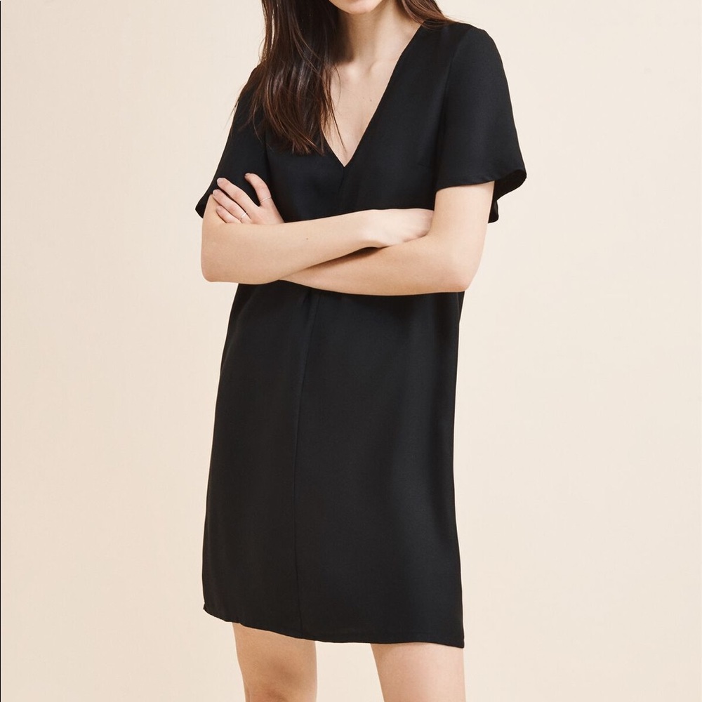DYNAMITE Black V-neck T-shirt Shift Mini Dress